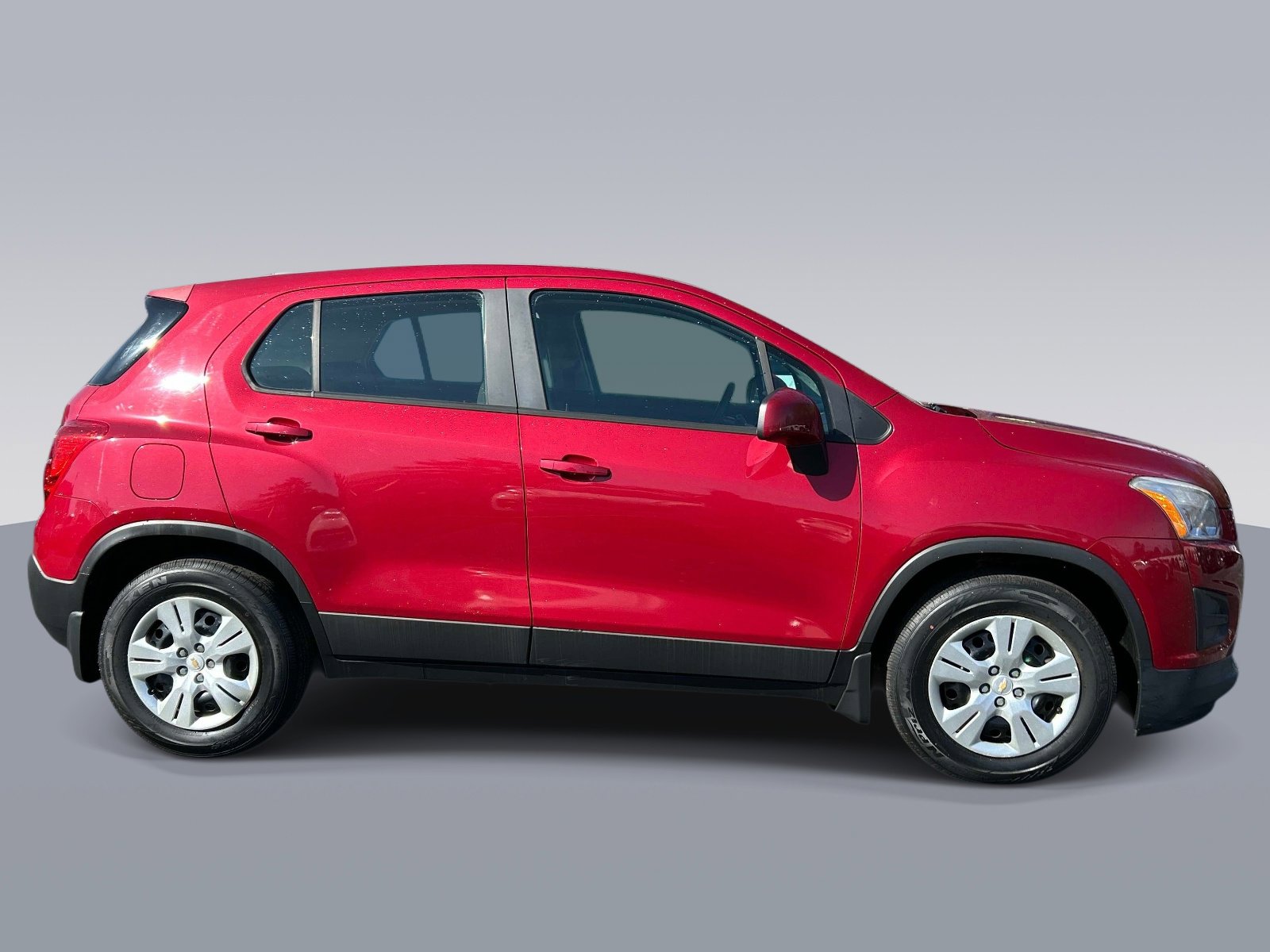 Used 2015 Chevrolet Trax LS w/ LPO, Protection Package FWD image 2