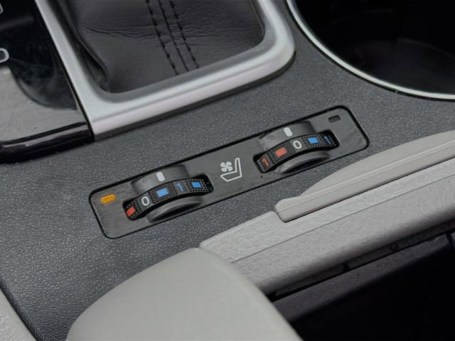 Used 2017 Toyota Highlander Limited image 22