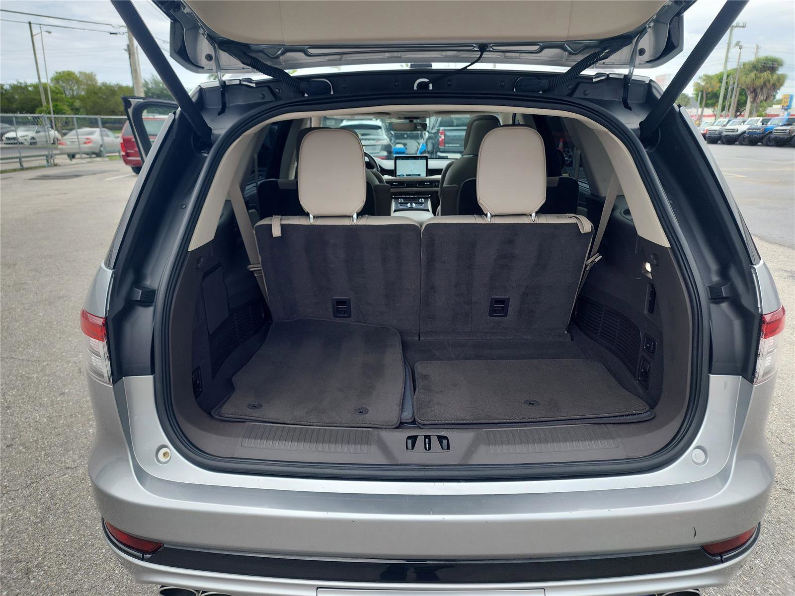 Used 2023 Lincoln Aviator Reserve w/ Equipment Group 201A AWD/4WD image 25