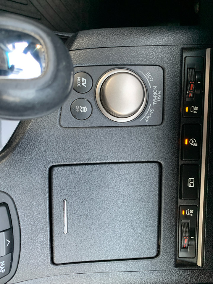 Used 2014 Lexus ES 300h w/ Luxury Package w/Bamboo Trim image 14