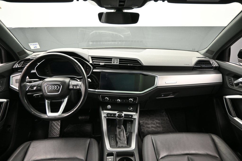 Used 2020 Audi Q3 2.0T Premium Plus w/ Premium Plus Package AWD/4WD image 18