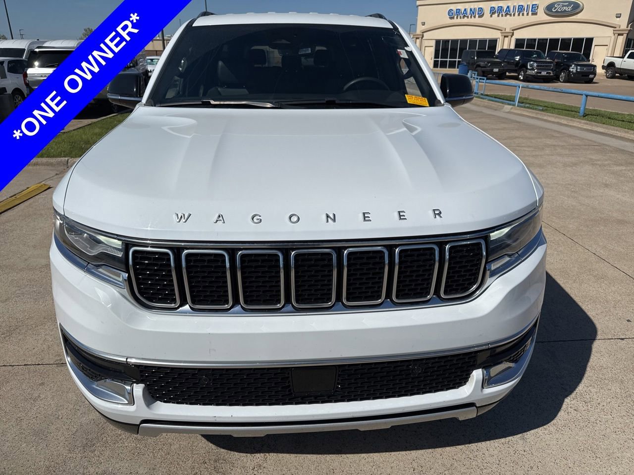 Used 2024 Jeep Wagoneer L Series II w/ Flexible Seating Group image 2