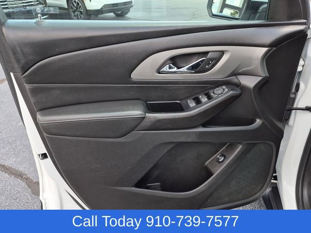 Used 2023 Chevrolet Traverse LT w/ Rear Camera Mirror Package AWD/4WD image 12