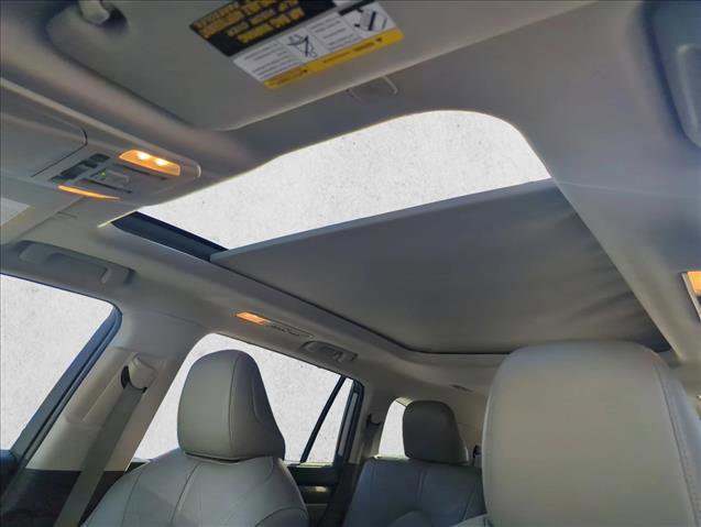 Used 2023 Toyota Highlander Platinum image 15