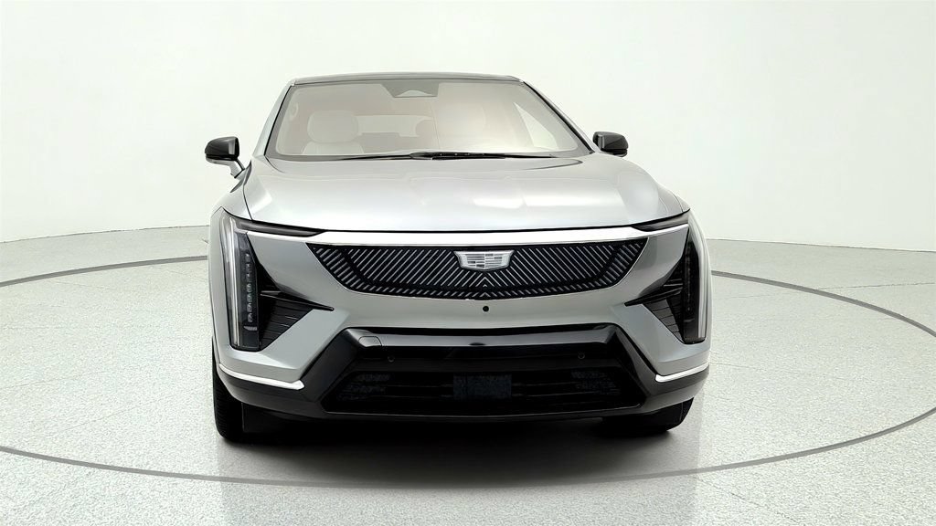 Used 2026 Cadillac Optiq Luxury 1 RWD image 2