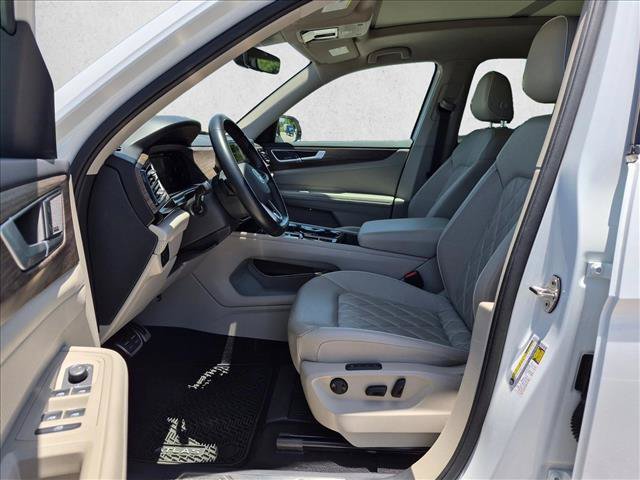 Used 2024 Volkswagen Atlas SEL Premium R-Line AWD/4WD image 16