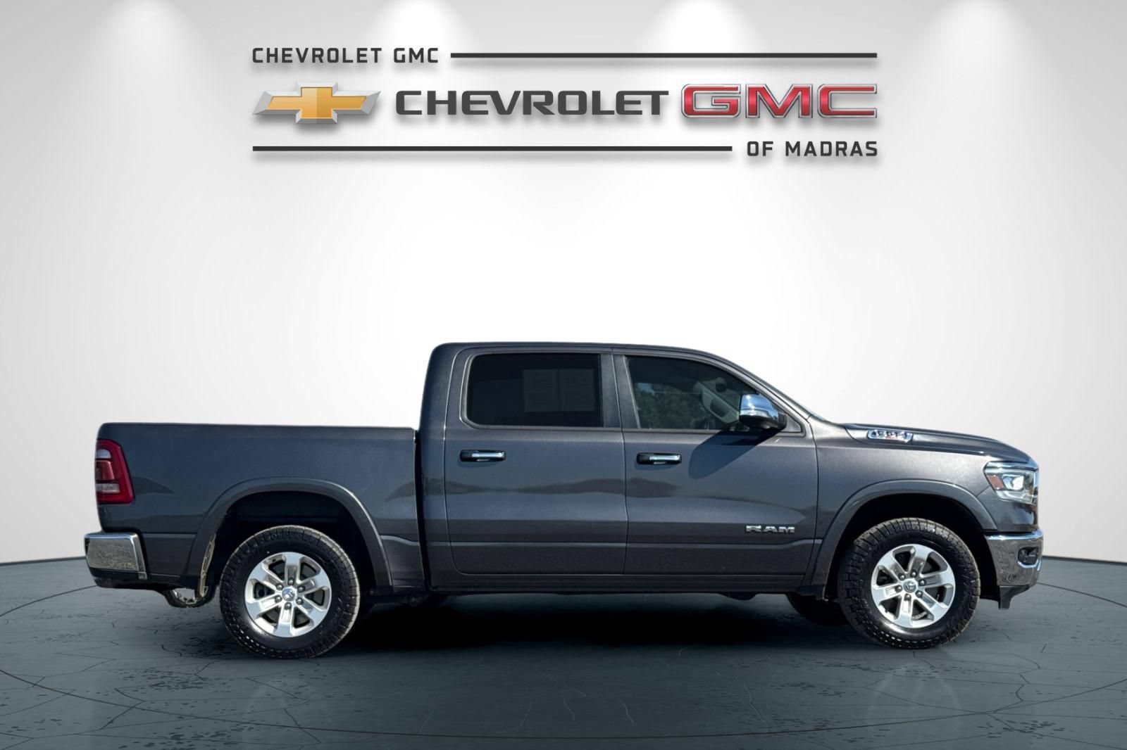 Used 2022 RAM 1500 Laramie AWD/4WD image 2