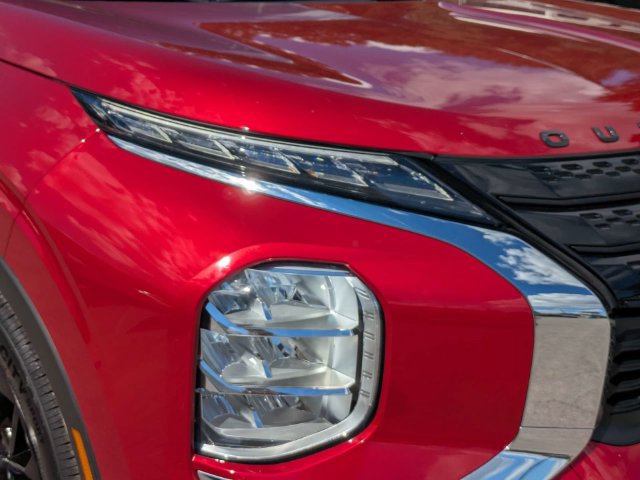 Used 2024 Mitsubishi Outlander FWD image 10