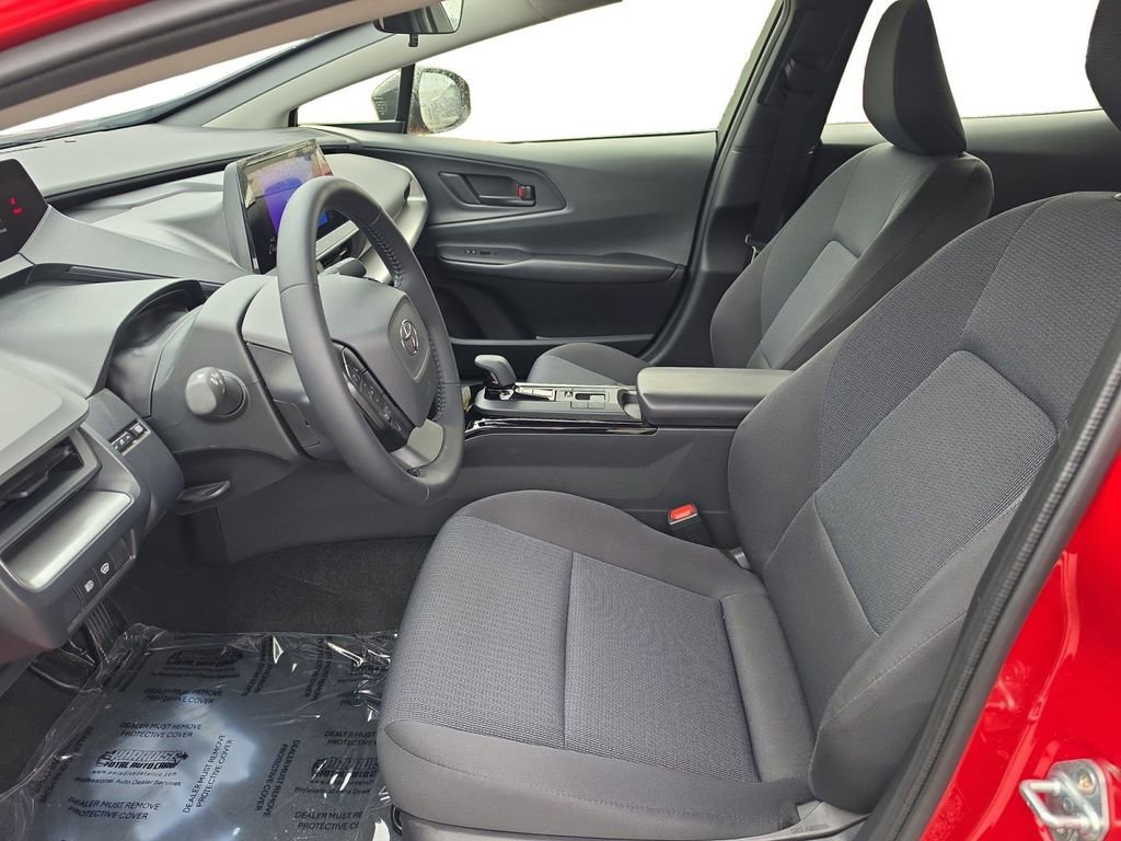 Used 2025 Toyota Prius LE FWD image 9