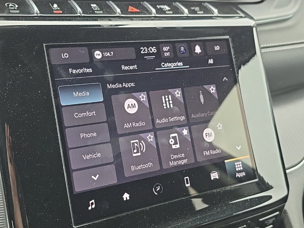 Used 2024 Jeep Grand Cherokee Laredo AWD/4WD image 32