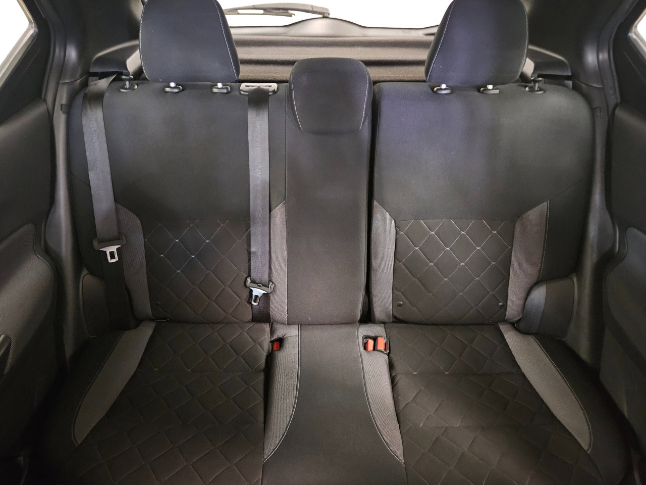 Used 2018 Nissan Kicks SV w/ Exterior Package image 31