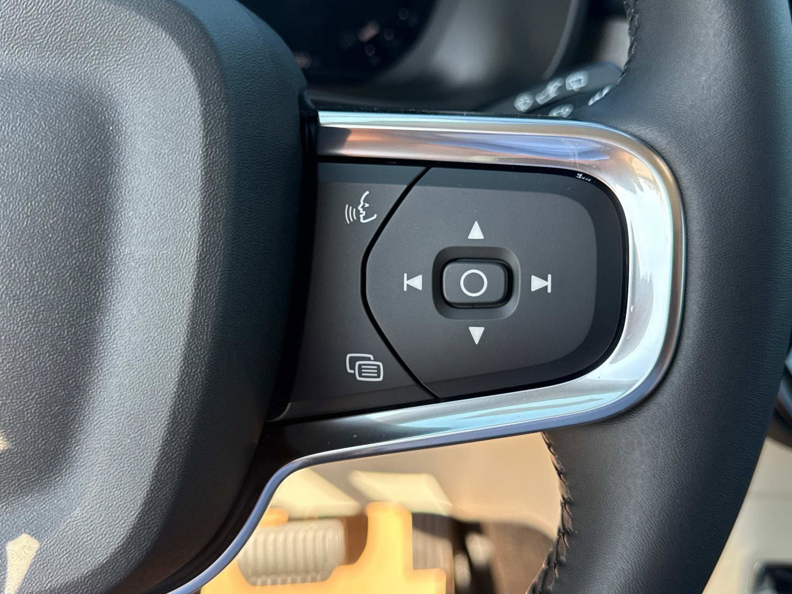 New 2026 Volvo XC40 B5 Ultra w/ Climate Package AWD/4WD image 27