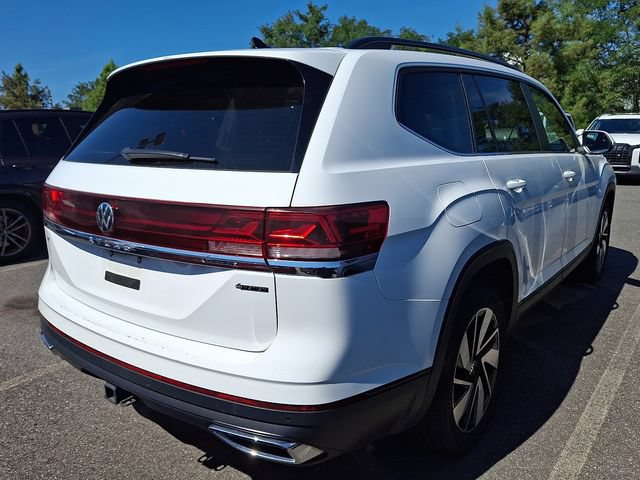Used 2024 Volkswagen Atlas SE AWD/4WD image 4