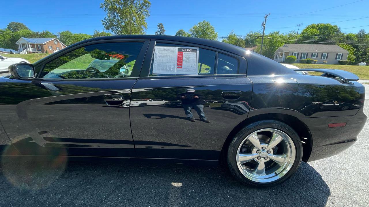 Used 2011 Dodge Charger R/T RWD image 4