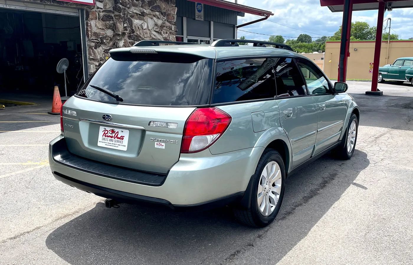 Used 2009 Subaru Outback 2.5i Limited AWD/4WD image 7