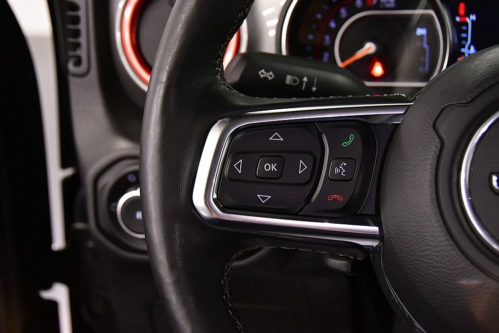 Used 2019 Jeep Wrangler Unlimited Sahara AWD/4WD image 17