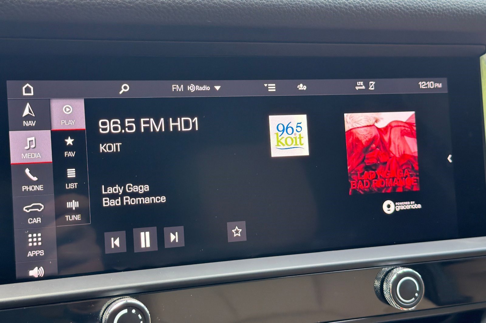 Used 2025 Porsche Macan image 23