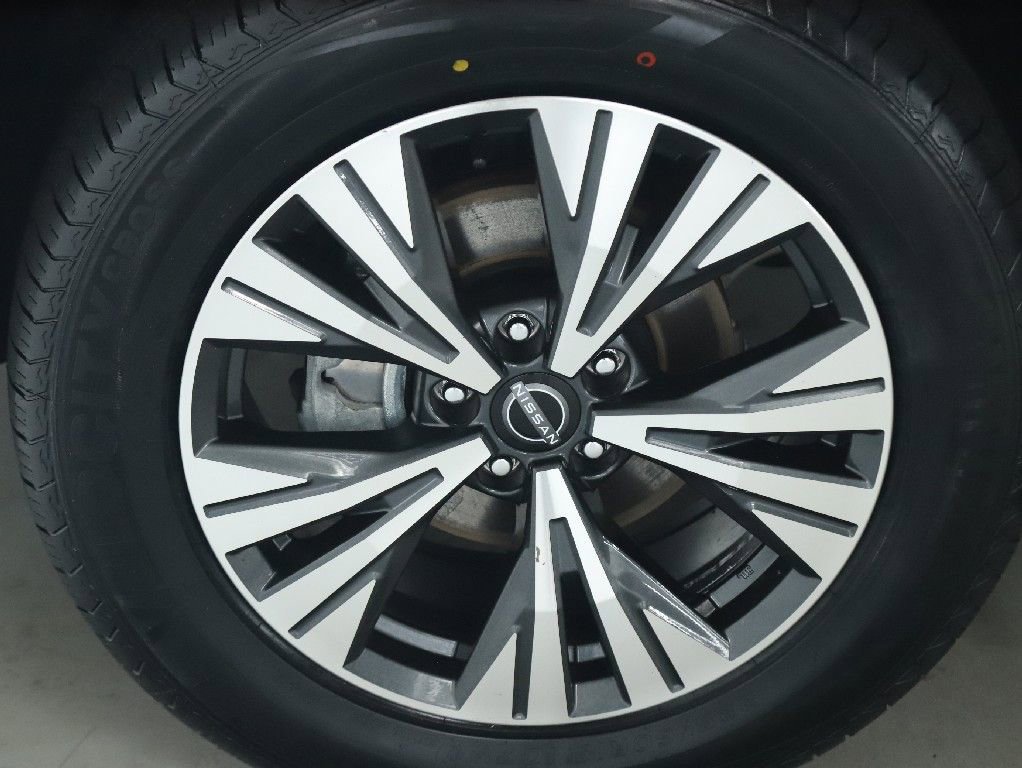 Used 2023 Nissan Rogue SV image 38