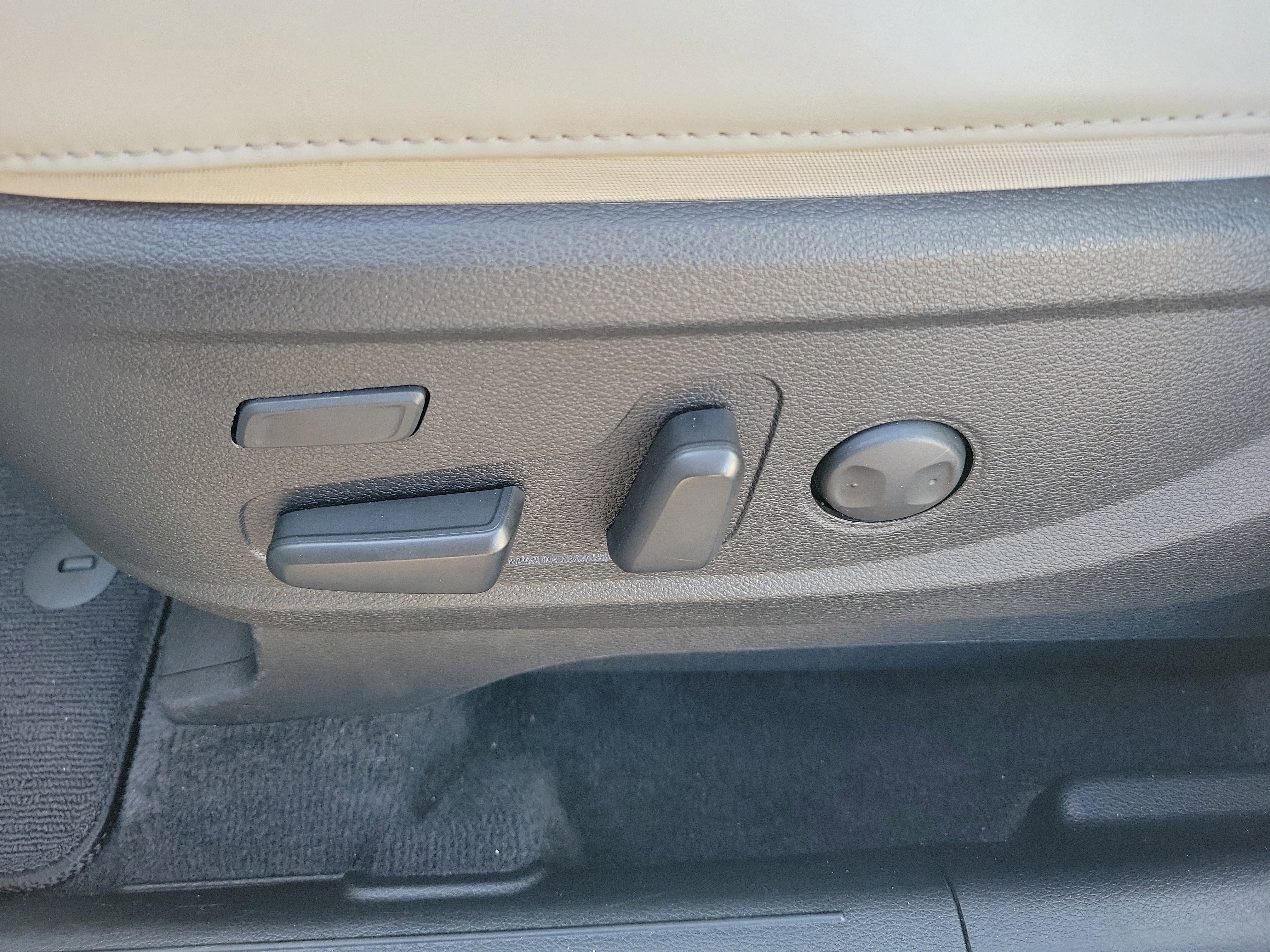 Used 2020 Kia Telluride SX w/ SX Prestige Package image 25