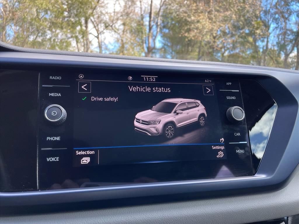 Used 2023 Volkswagen Taos SE w/ Panoramic Sunroof Package image 21