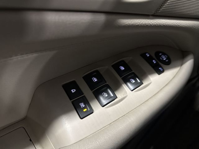 Used 2019 Cadillac Escalade ESV Luxury AWD/4WD image 16