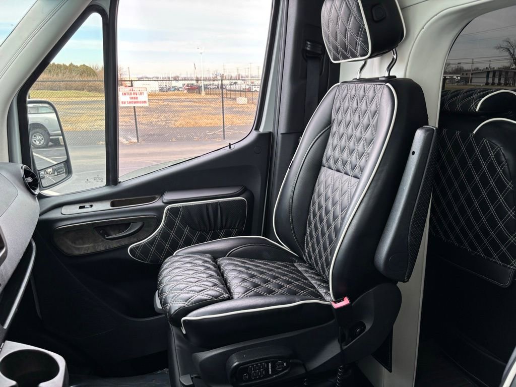 Used 2019 Mercedes-Benz Sprinter 170 w/ Driver Convenience Package image 22