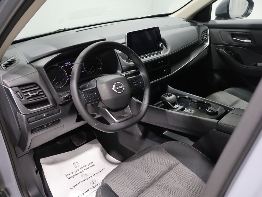 Used 2026 Nissan Rogue SV w/ Cold Weather Package AWD/4WD image 16