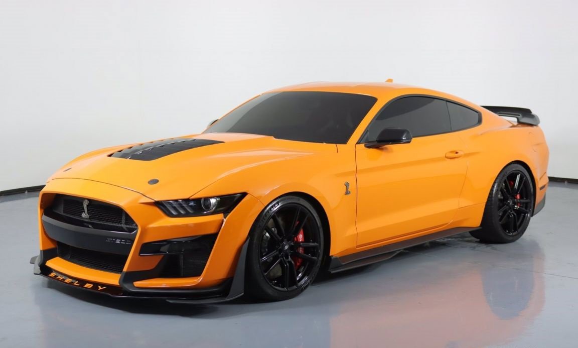 Used 2020 Ford Mustang Shelby GT500 w/ Technology Package RWD image 2