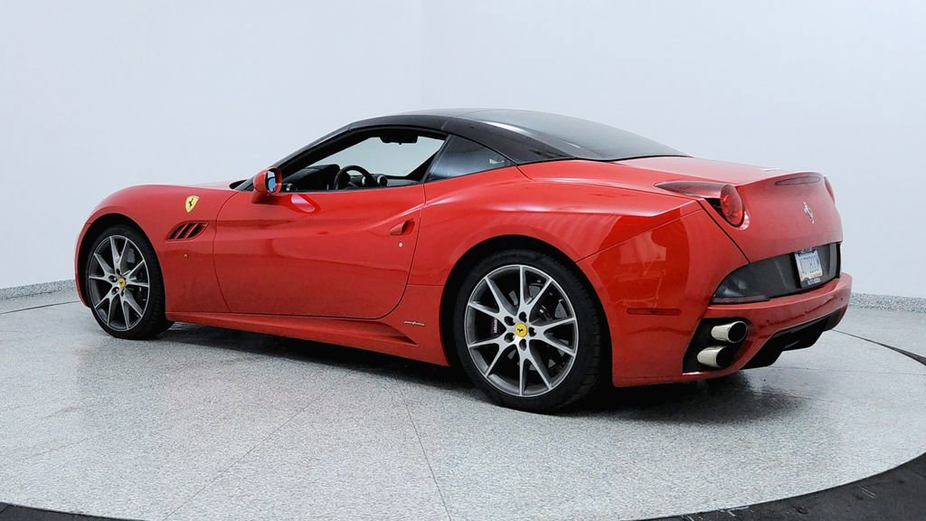Used 2014 Ferrari California image 3