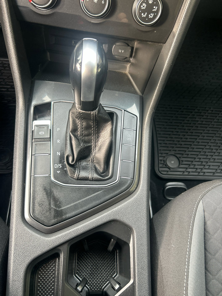 Used 2018 Volkswagen Tiguan S image 17