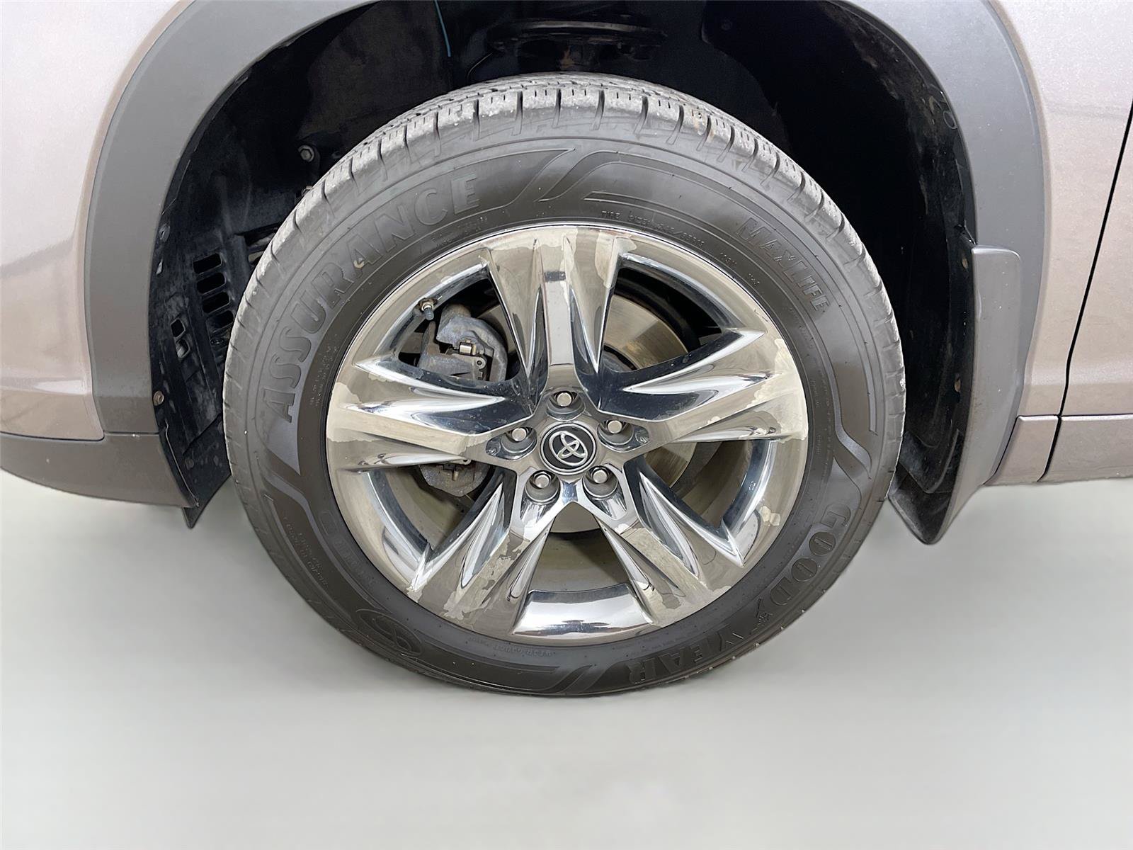 Used 2019 Toyota Highlander Limited Platinum AWD/4WD image 31