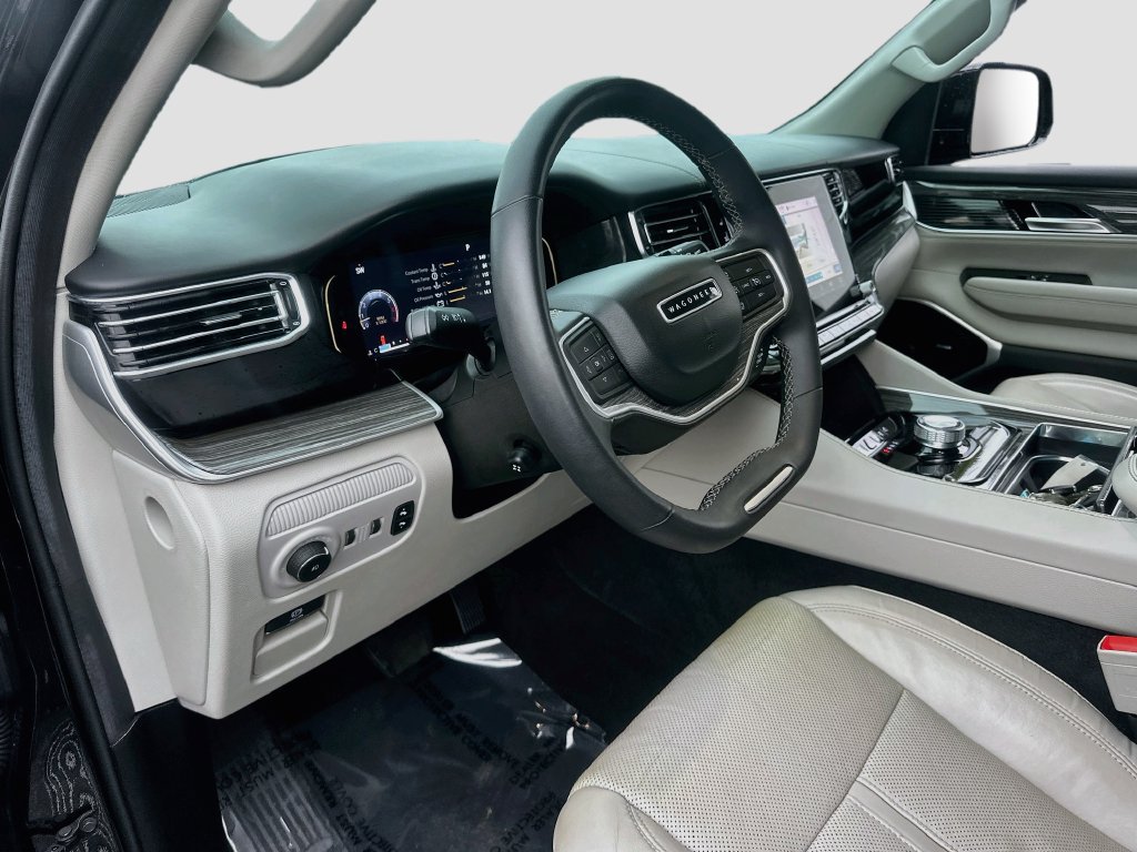 Used 2022 Jeep Wagoneer Series III w/ Premium Group I RWD image 9
