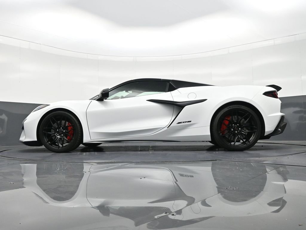 Used 2026 Chevrolet Corvette Z06 w/ Stealth Interior Trim Package image 24