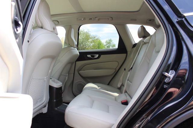 Certified 2023 Volvo XC60 T8 Ultimate w/ Climate Package AWD/4WD image 22