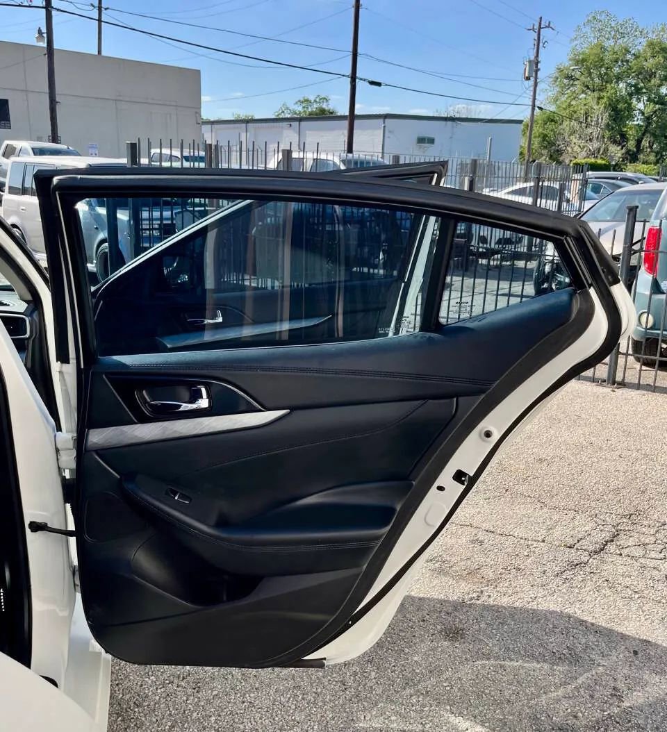 Used 2017 Nissan Maxima 3.5 S image 14