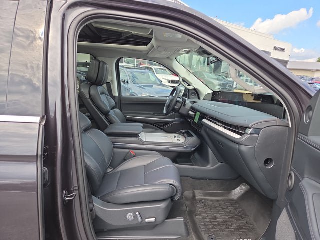 Used 2026 Lincoln Navigator L Reserve AWD/4WD image 17