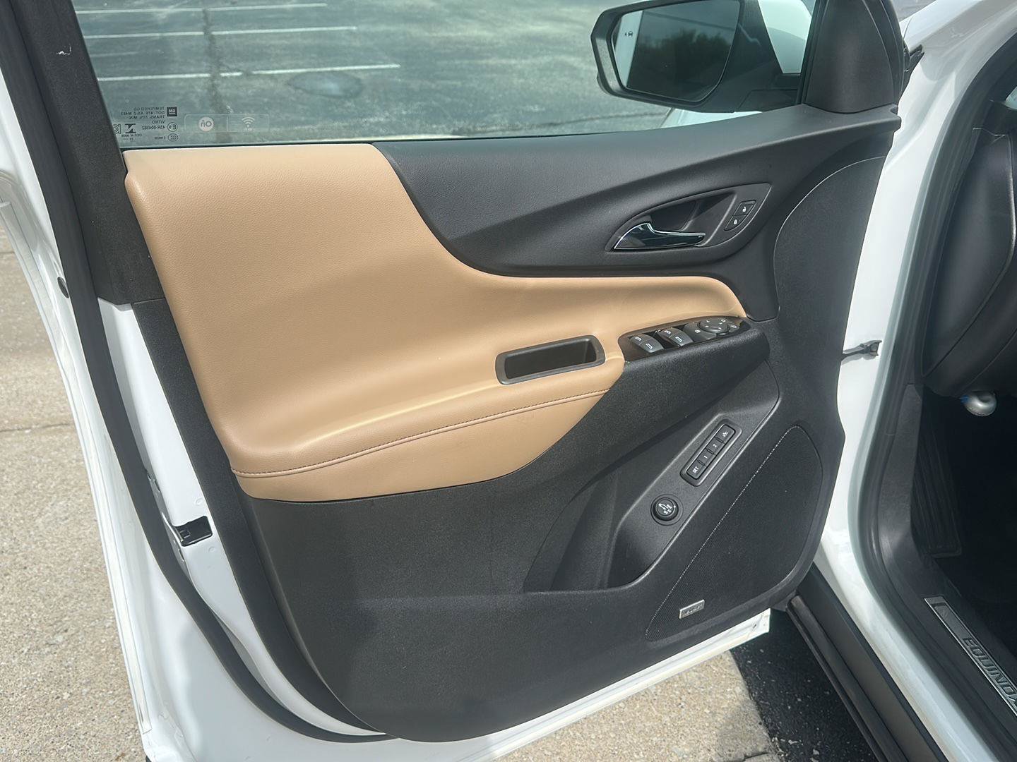 Used 2022 Chevrolet Equinox Premier AWD/4WD image 22