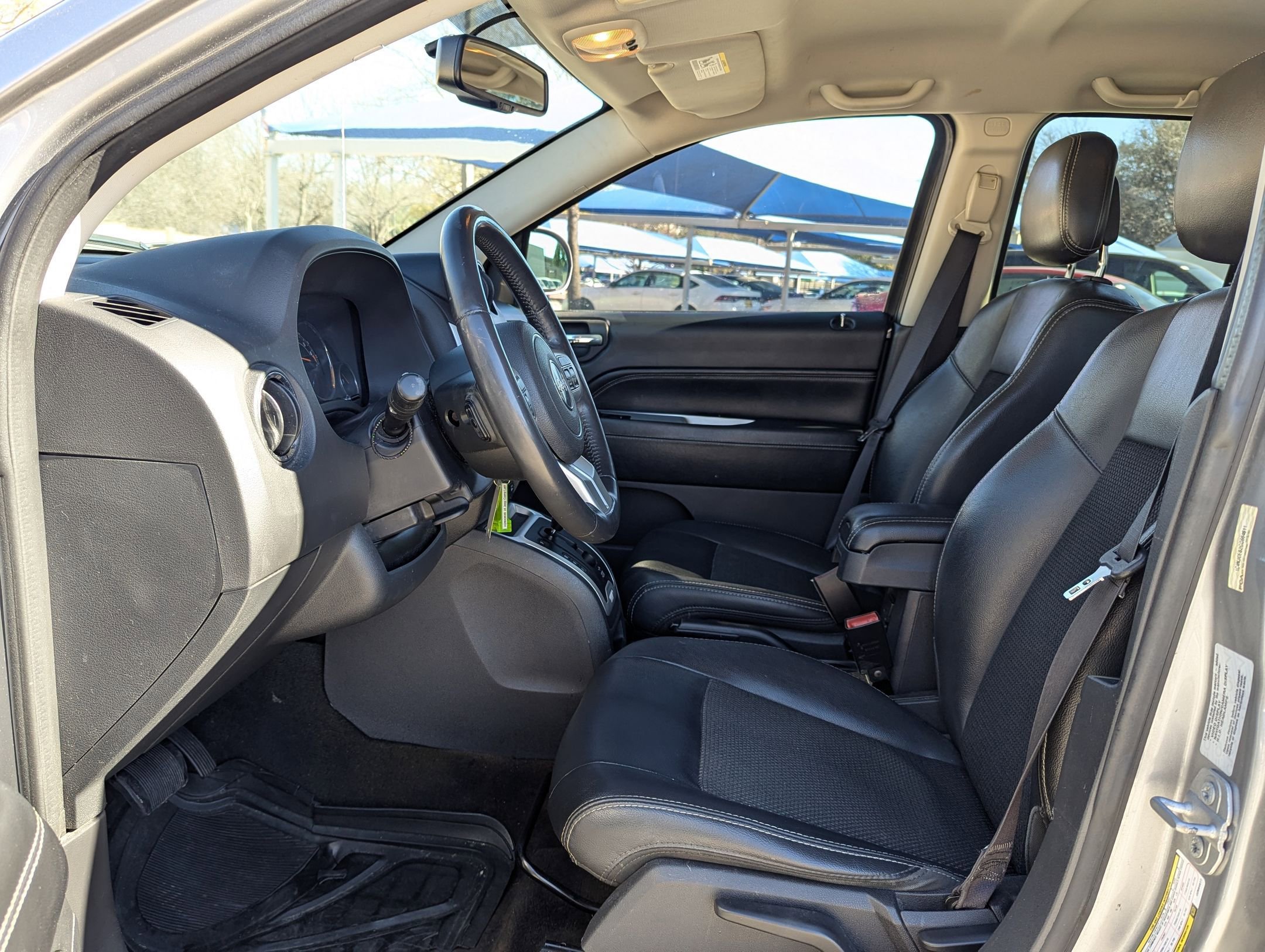 Used 2016 Jeep Compass Latitude image 9