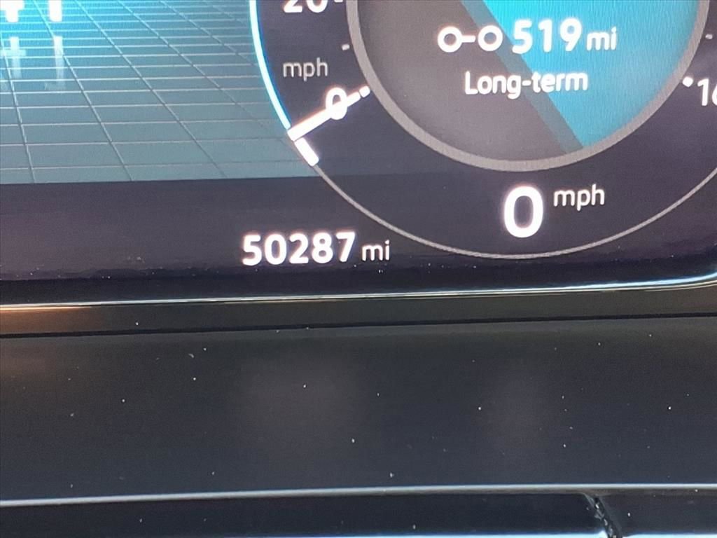 Used 2025 Volkswagen Atlas SE FWD image 16