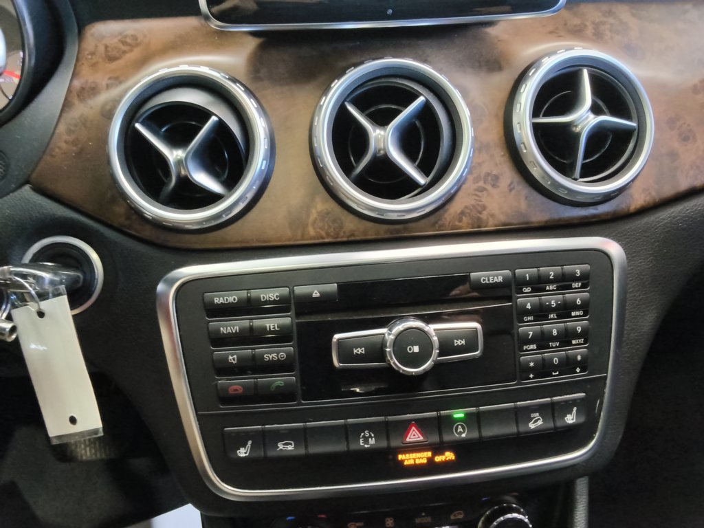Used 2015 Mercedes-Benz GLA 250 4MATIC image 26