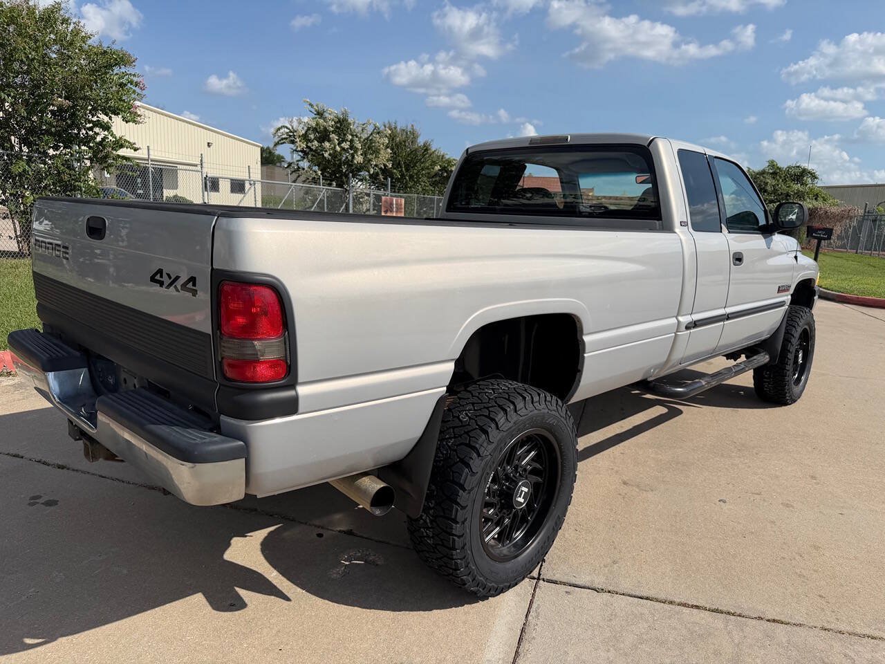 Used 2001 Dodge Ram 2500 Truck 4x4 Quad Cab image 3