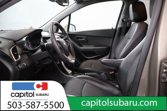 Used 2022 Chevrolet Trax LT w/ LT Convenience Package image 13