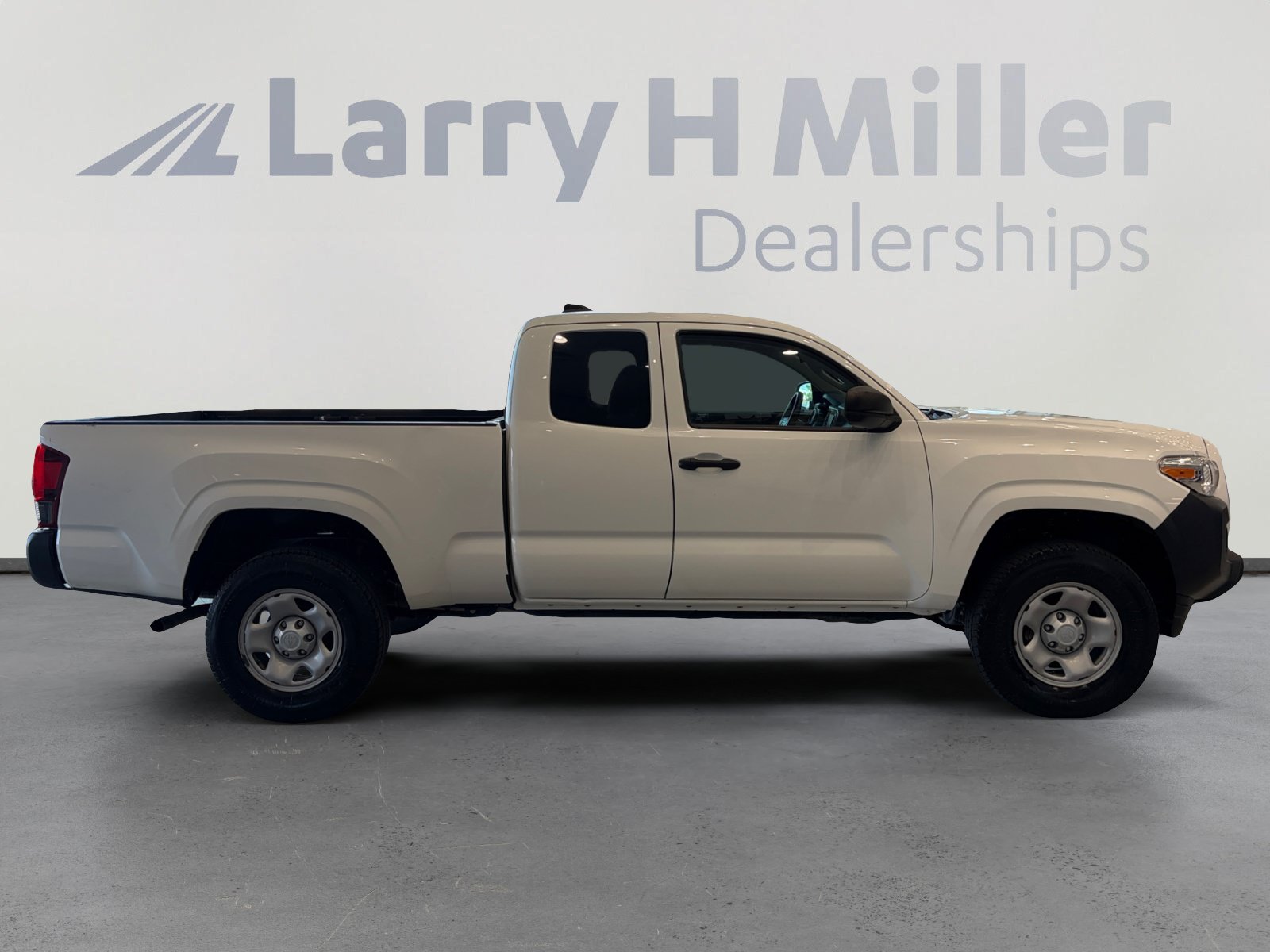 Used 2021 Toyota Tacoma SR RWD image 6