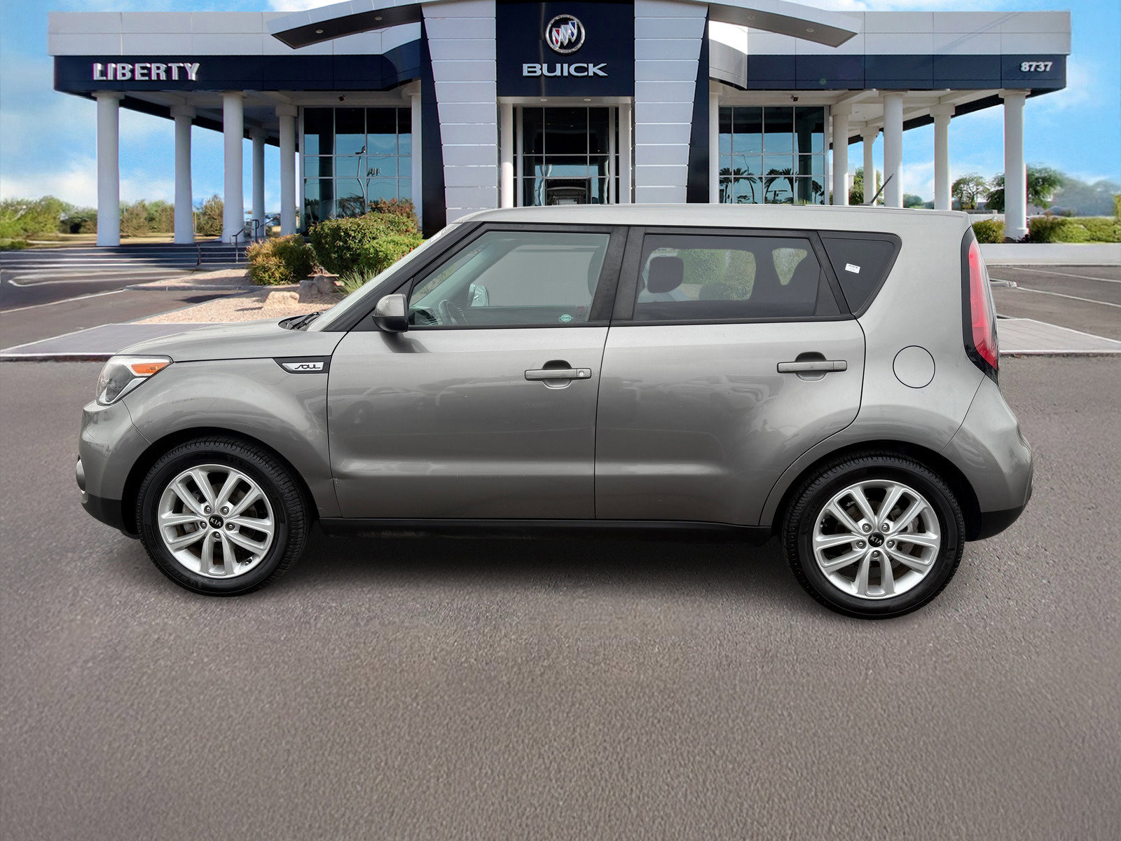 Used 2017 Kia Soul + FWD image 6