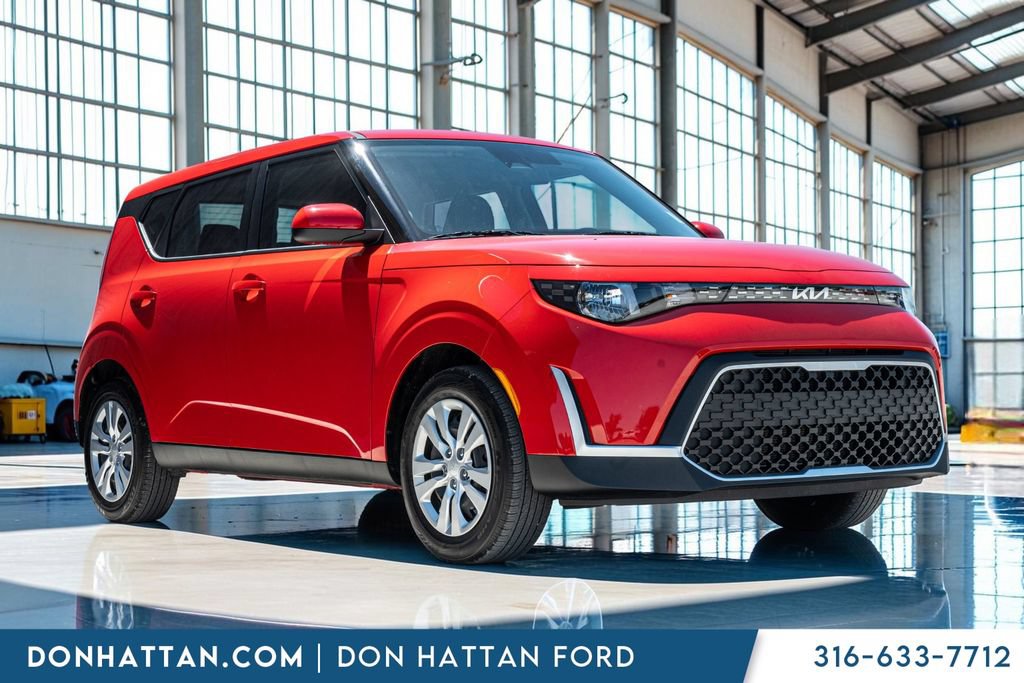 Used 2025 Kia Soul LX FWD image 34