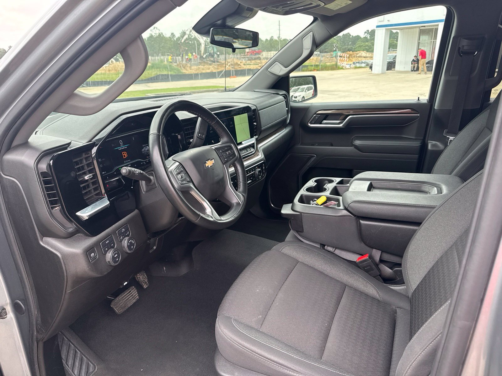 Used 2025 Chevrolet Silverado 1500 LT AWD/4WD image 13