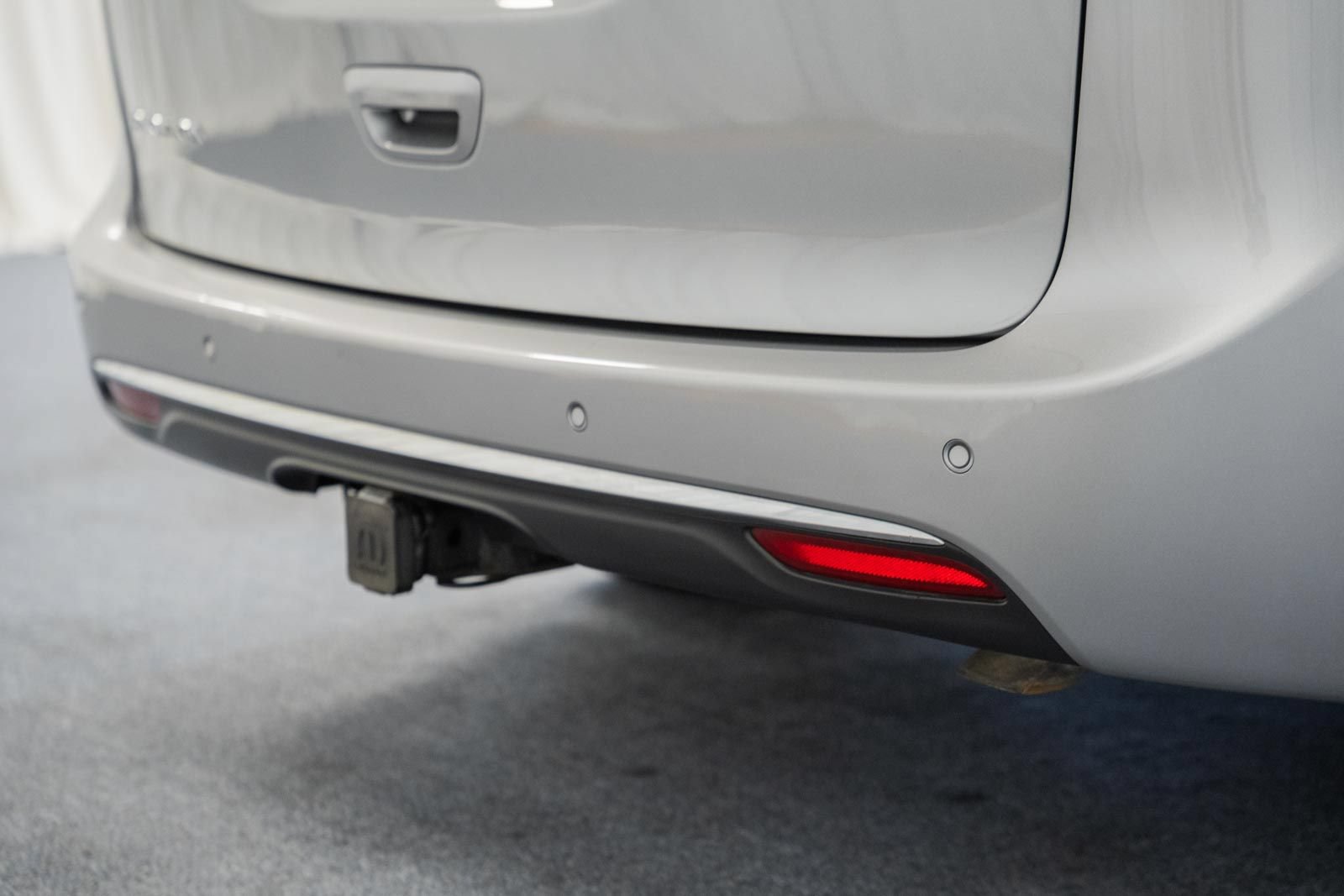Used 2021 Chrysler Pacifica Touring-L w/ Uconnect Theater Family Group FWD image 9