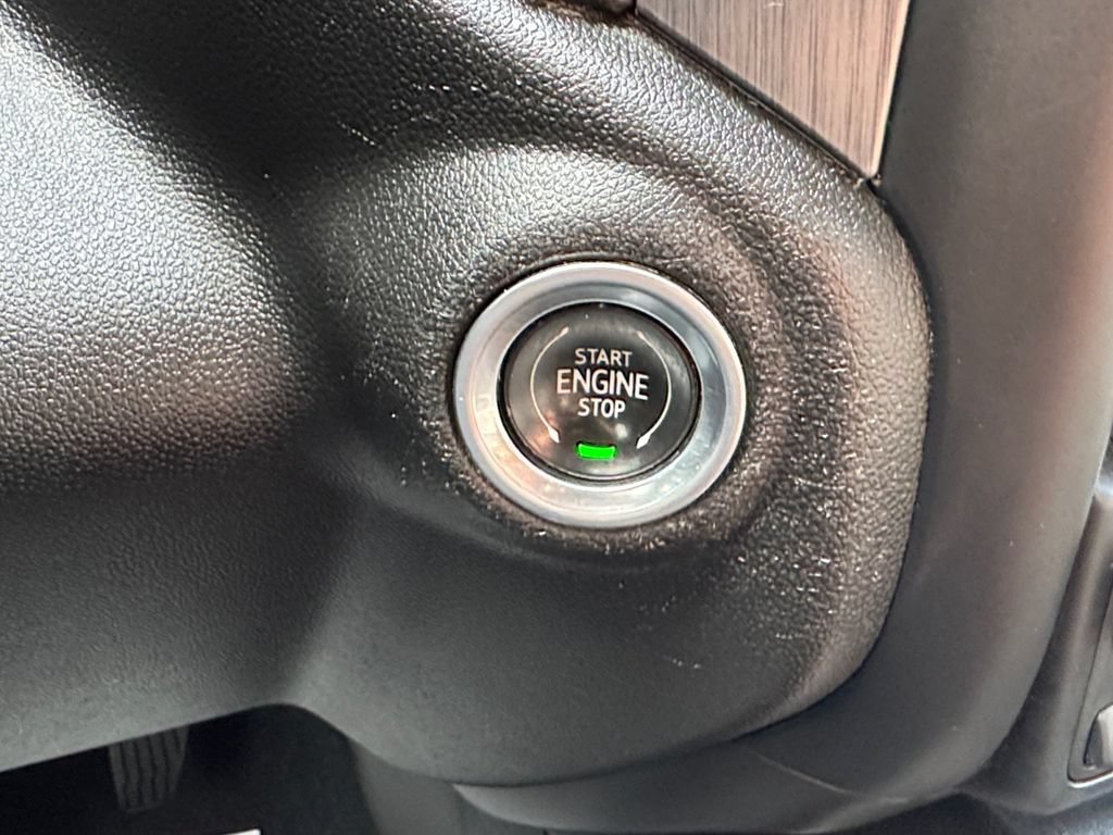Used 2020 GMC Sierra 3500 Denali w/ Denali Ultimate Package AWD/4WD image 35