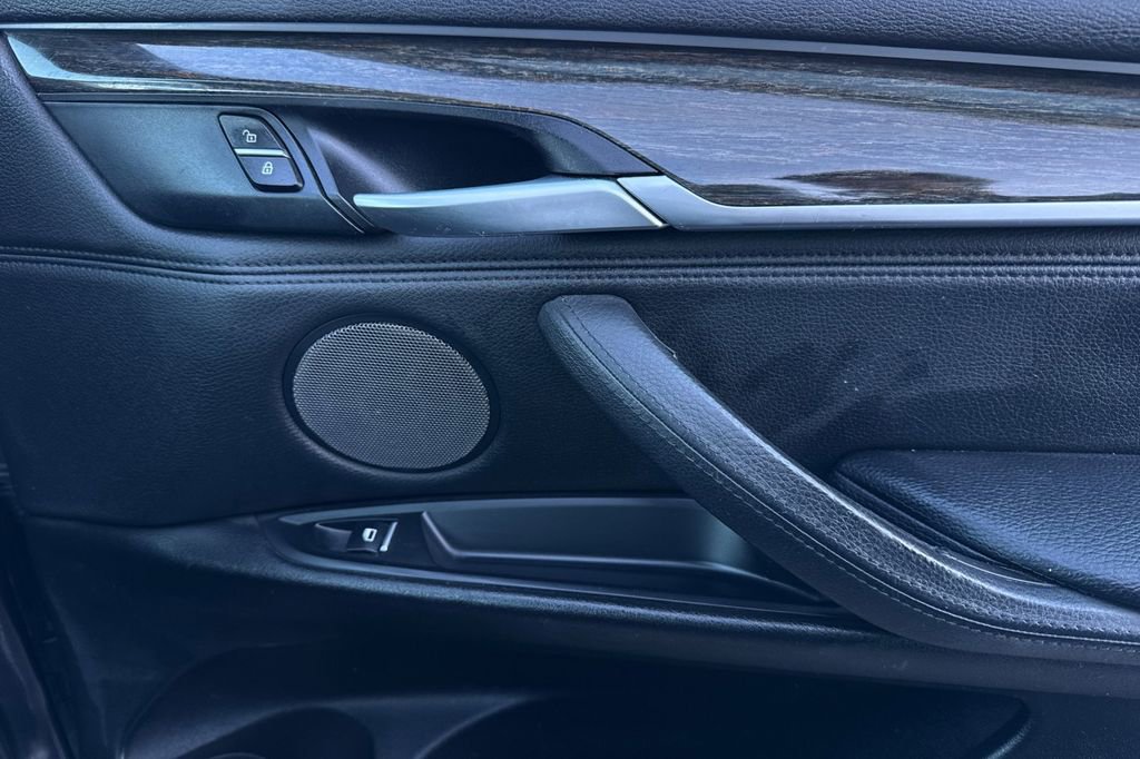 Used 2016 BMW X5 xDrive40e image 19