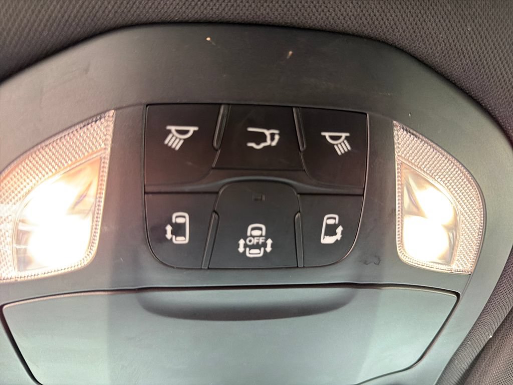Used 2022 Chrysler Pacifica Limited w/ S Appearance Package FWD image 29